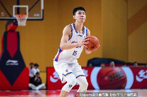 后程乏力！郑昊燃14中7得18分5板3助2断1帽 三分9中4&首节13分