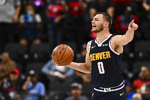 打得啥啊！布劳恩首发24分钟4中0仅拿2分2板1帽 正负值-19