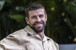 西班牙记者：我当时公布巴萨薪资曾让皮克很不满，他因此很生气