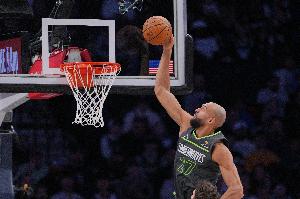 2-1领先！戈贝尔喊话主场球迷：让我们继续前进 再赢14场胜利