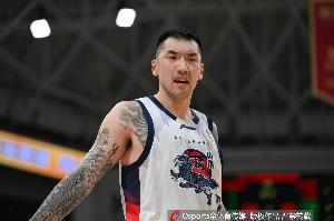 媒体人：小外约翰逊和克里斯的组合是球队底气 12进8打辽宁有的打