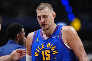 奥康纳：约基奇系列赛三分24中5 这导致森林狼能放他外线收缩防守