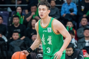 游刃有余！赵继伟10中7拿到20分5助 三分8中6