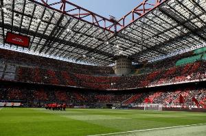 意媒：米兰主席曾被施压，让球队和国米尽快提交圣西罗收购意向函