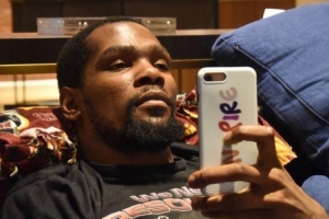 美媒调侃杜兰特此时应上小号发文——“我早知没有KD火箭赢不了”