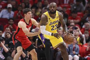 詹姆斯：季后赛只有我们缺少前二得分手 我们没有太大犯错空间