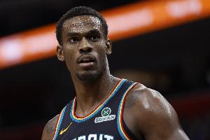 前两战场均仅7次出手！活塞主帅：要给杜伦创造更多的触球机会