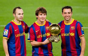 最佳搭档！哈维：在我看来，伊涅斯塔、布斯克茨、梅西是绝对巅峰