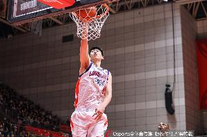 CBA常规赛最佳进步球员前三：徐昕第1 王浩然第2 贺希宁第3