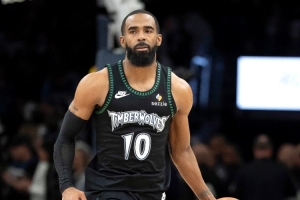 老将余晖！康利全场4投2中&三分2中1得5分1板4助2断 正负值+7