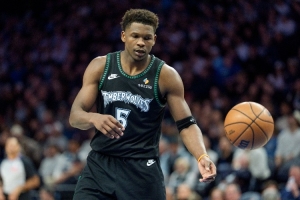 韦德：华子看我的录像学盖帽 我认为那才叫全面的球员