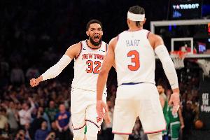 屈指可数！尼克斯队史近50年来 仅唐斯和哈特在季后赛砍下三双