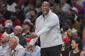 Amick：迈克·布朗除非率队打进总决赛 不然帅位难保