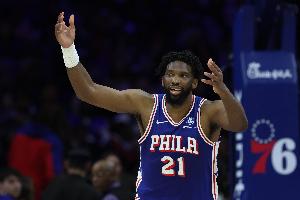 大比分1-2落后！Shams：恩比德将在今日G4比赛中复出