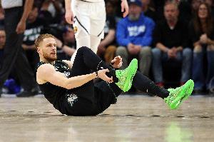 塔图姆：昨天看到了迪文岑佐受伤的那一幕 会尽快和他取得联系