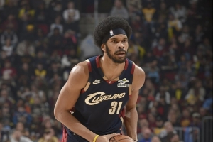 追梦：阿伦一到季后赛就像换了个人 真是太软了 被博伊尔斯随便打