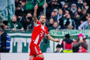 镜报：凯恩很可能和拜仁续约一年，然后在2027年夏天回归英超