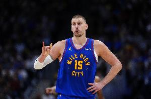 并列历史第1~约基奇25分钟达成14+10+12三双 总三双221次追平威少