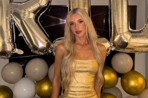 人生赢家即将完婚！凯·琼斯未婚妻Freya晒单身派对美照