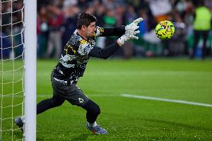 科贝电台：库尔图瓦将逐步回归皇马合练，目标客场对阵巴萨时复出