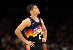 站着离开！吉莱斯皮12投7中&三分11中6 拿到20分2板2助1断0失误