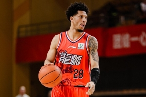 还没睡醒？威金顿首节6投全铁 只拿到5篮板4助攻另有2次失误