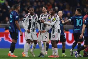 都体：一名学生因身穿尤文运动衫而被暴徒殴打，警方正在对此调查