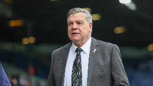 这也行？太阳报：博尔顿球迷将为阿勒代斯创作一部音乐剧