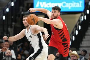 末节俩三分追分！克林根11中4拿到10分5板6助