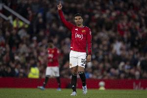 再见胖虎！罗马诺：曼联至少签两名中场，卡塞米罗和乌加特将离队