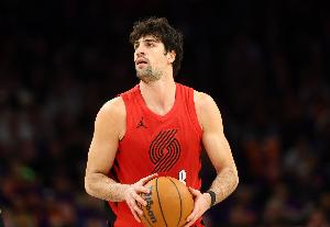 得分就只能靠你了！阿夫迪亚首节8分钟拿8分 内线终结全中