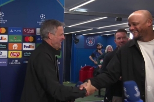 相谈甚欢！恩里克问孔帕尼是否喜欢在看台观战，孔帕尼：不