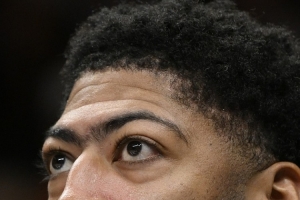 浓眉：曾因眉毛太浓而自卑把它剃了 但它最终给我带来了上亿身家