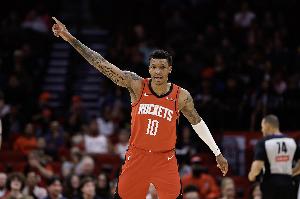 一夫当关！小贾巴里·史密斯垂直上升 送范德比尔特遮天大帽