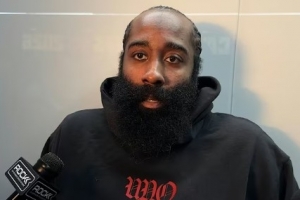 【完整版】哈登：那冲突都不算冲突&也没技犯 把球给施罗德就对了