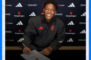 留住未来！官方：曼联与21岁梅努续约至2031年，新合同周薪15万镑