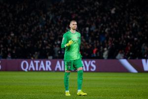 队报：舍瓦利耶在巴黎长时间未首发 他被降为法国队的第三门将