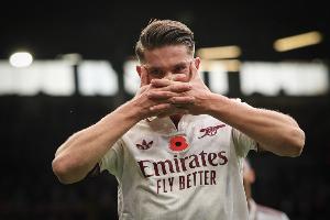 约克雷斯在欧冠已2次单赛季进球5+，瑞典球员历史仅次于5次的伊布