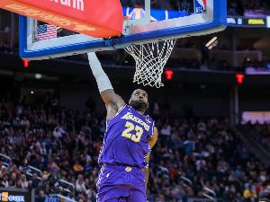 詹姆斯：我们应该从今晚的错误中吸取教训 在G6打得更好