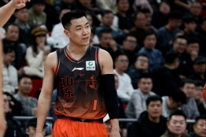 媒体人：高诗岩是近年高强度连轴转的队员之一 他没恢复好就复出