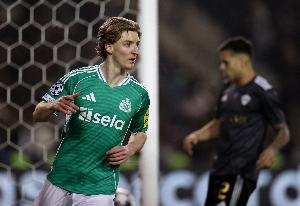 罗马诺：戈登今夏离队可能极其大，他是拜仁边锋引援3大目标之一