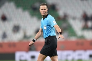 世体：皇马TV用欧冠判罚举例 称西甲裁判不公，导致皇马损失16分