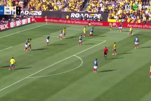 哥伦比亚扳回一城！坎帕兹禁区内抽射远角破门！